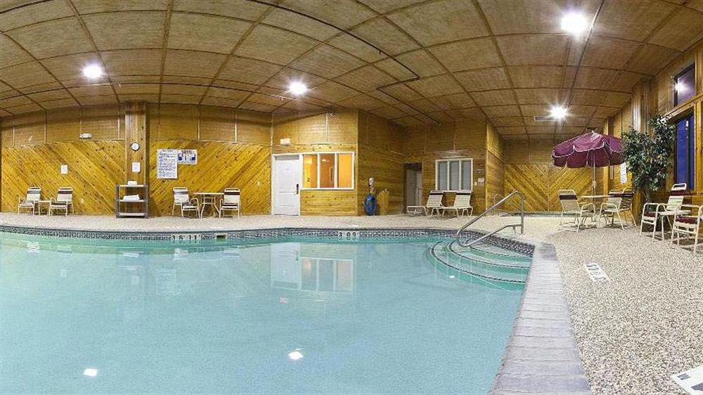 Holiday Inn Express & Suites Winner By Ihg Extérieur photo