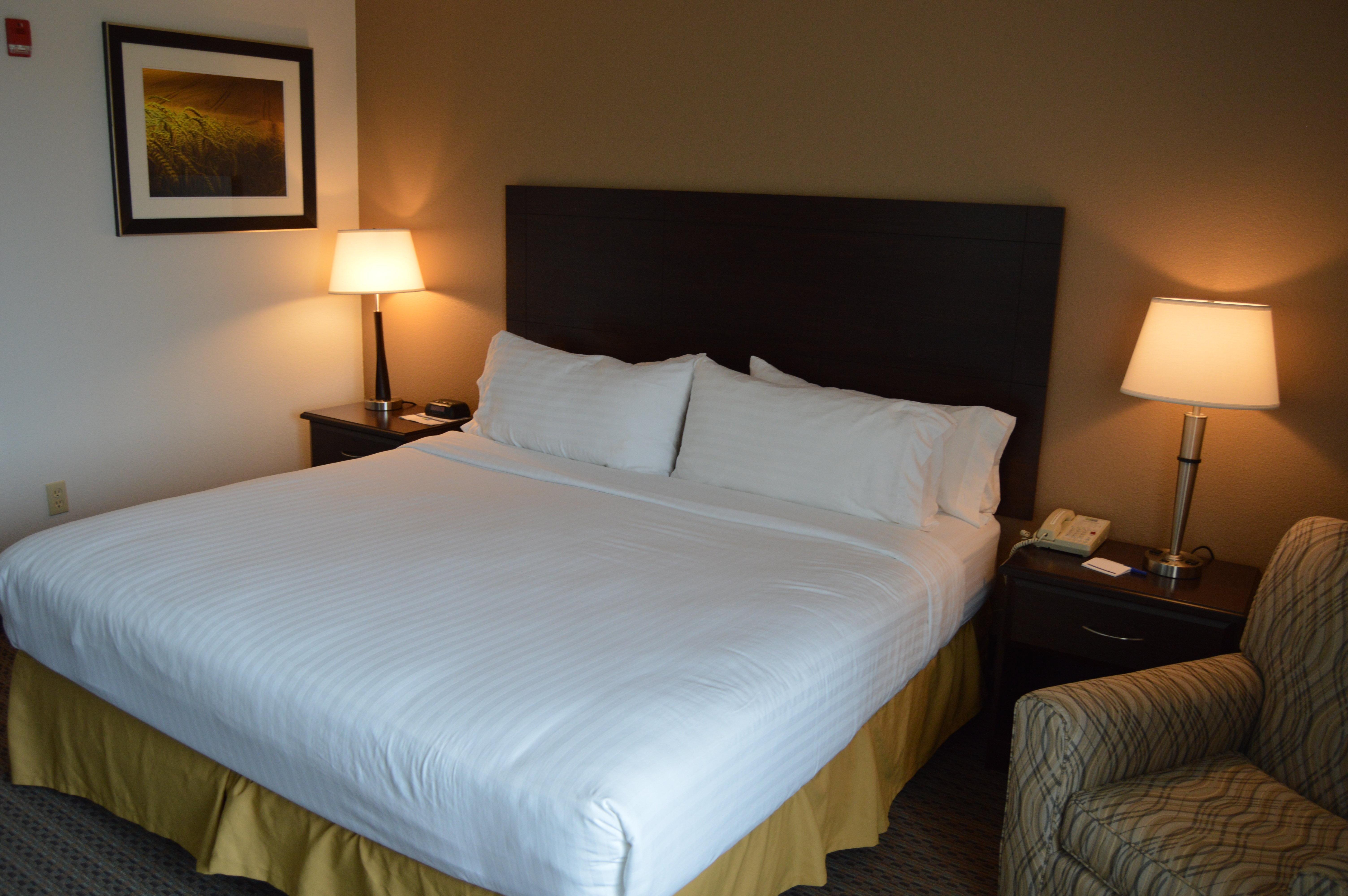 Holiday Inn Express & Suites Winner By Ihg Extérieur photo